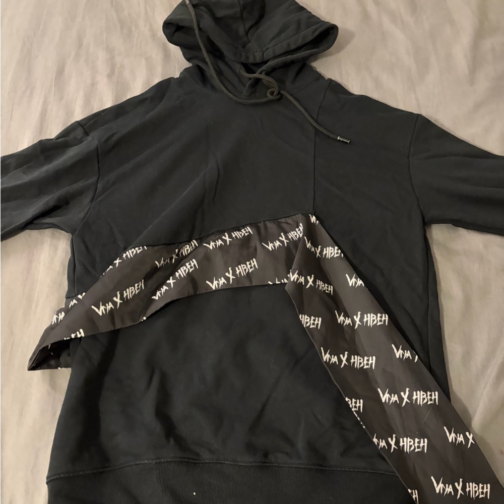 Black Graphic-Trim Pullover Hoodie
